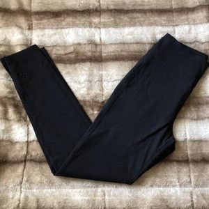 Athleta black wander slim skinny ankle pants size 2